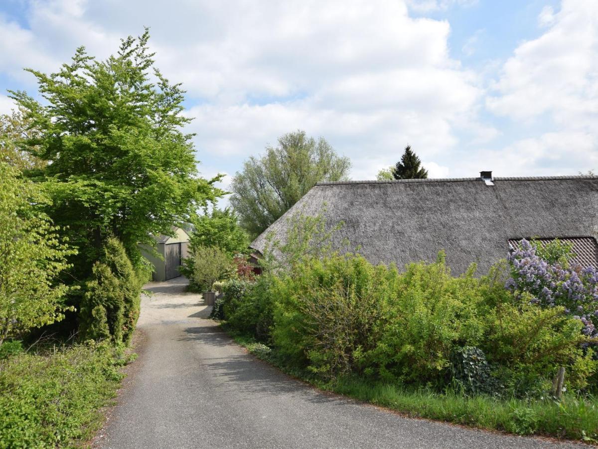 Quaint Farmhouse Near River In Oosterwijk Leerdam Εξωτερικό φωτογραφία