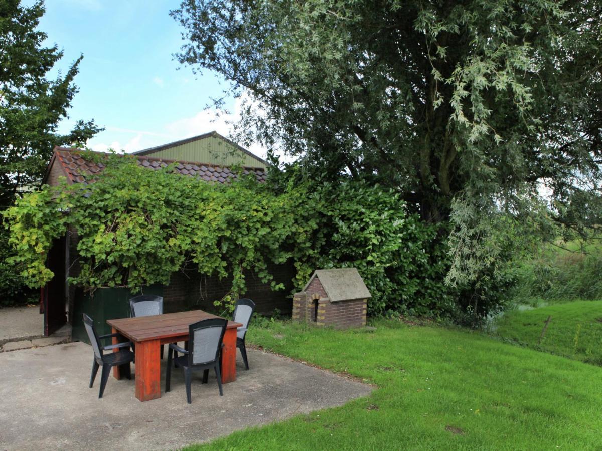 Quaint Farmhouse Near River In Oosterwijk Leerdam Εξωτερικό φωτογραφία